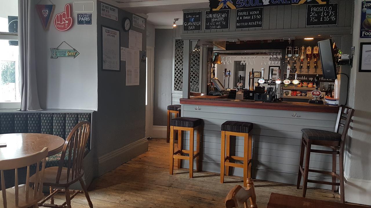 Glan-Neigr Bar Hotel Rhosneigr Ngoại thất bức ảnh